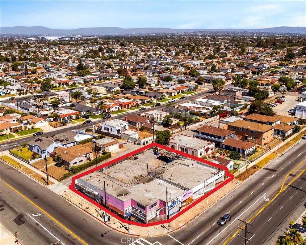 Los Angeles, CA 90047,10715 S Western AVE