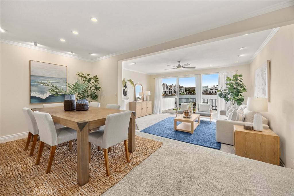Huntington Beach, CA 92649,3742 Montego DR