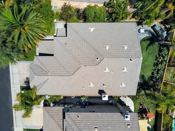 Valencia, CA 91390,22152 Altair LN