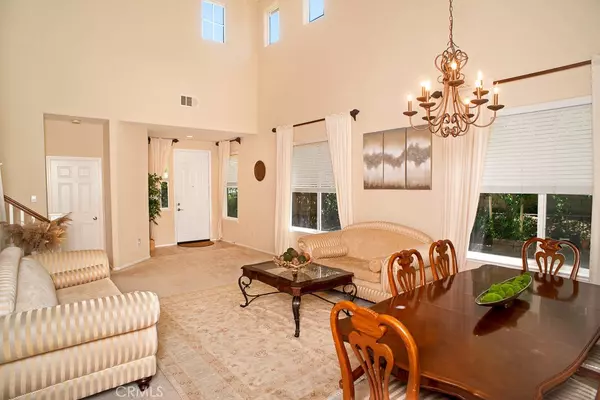 Valencia, CA 91390,22152 Altair LN
