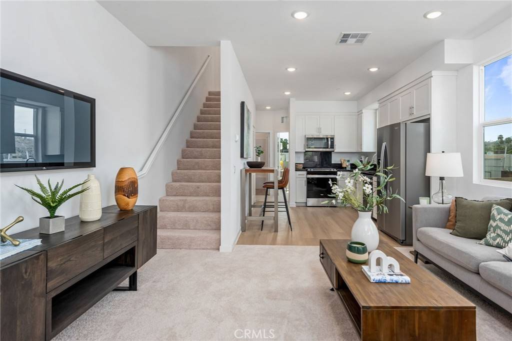 Colton, CA 92324,1156 Santo Antonio DR