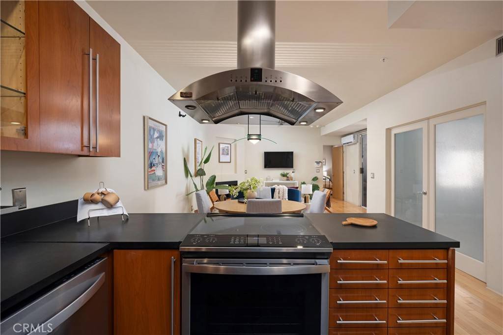 Long Beach, CA 90802,640 W 4th ST #316