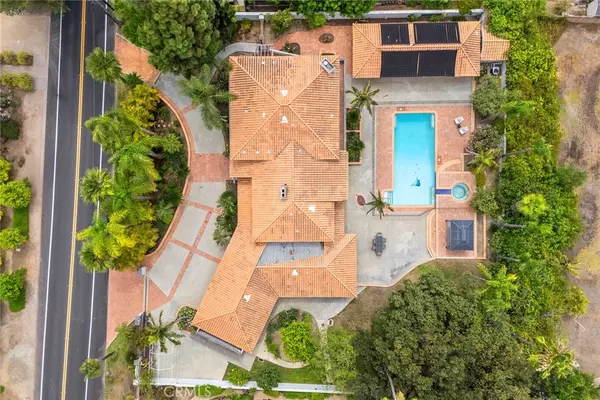 Fullerton, CA 92835,417 W Las Palmas DR