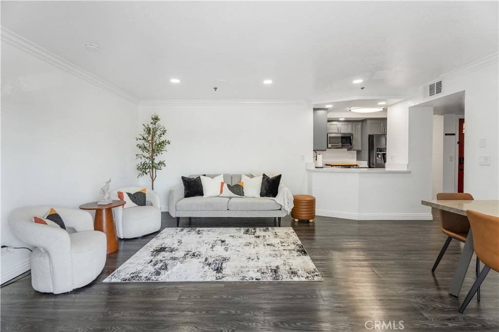 Long Beach, CA 90804,1100 Euclid AVE #104