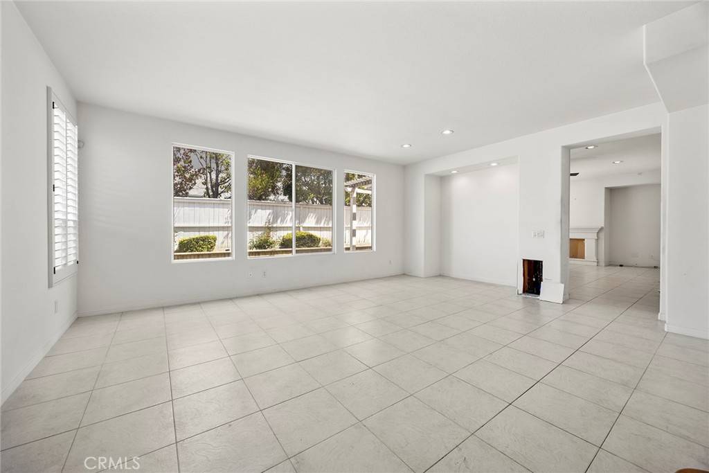 Aliso Viejo, CA 92656,1 Country Walk DR