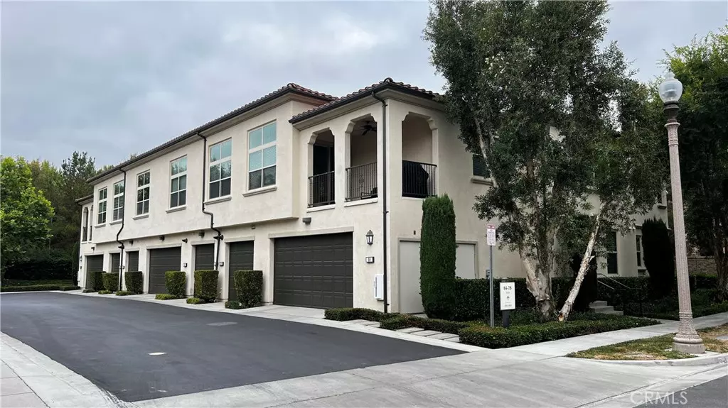 52 Rose Arch #9, Irvine, CA 92620
