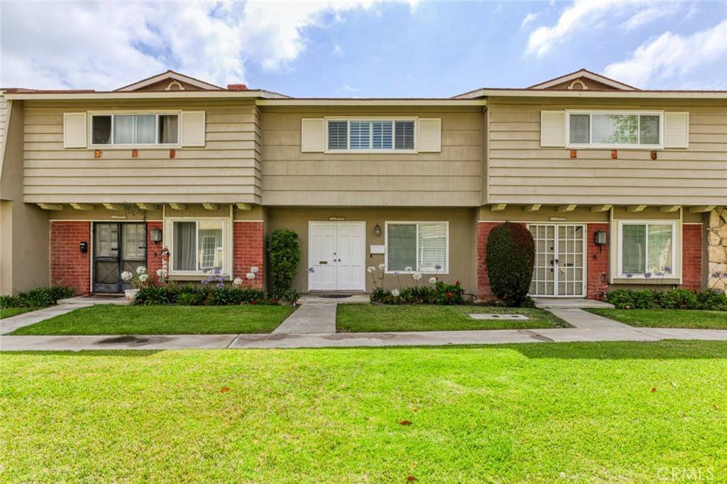 11879 Sungrove CIR, Garden Grove, CA 92840