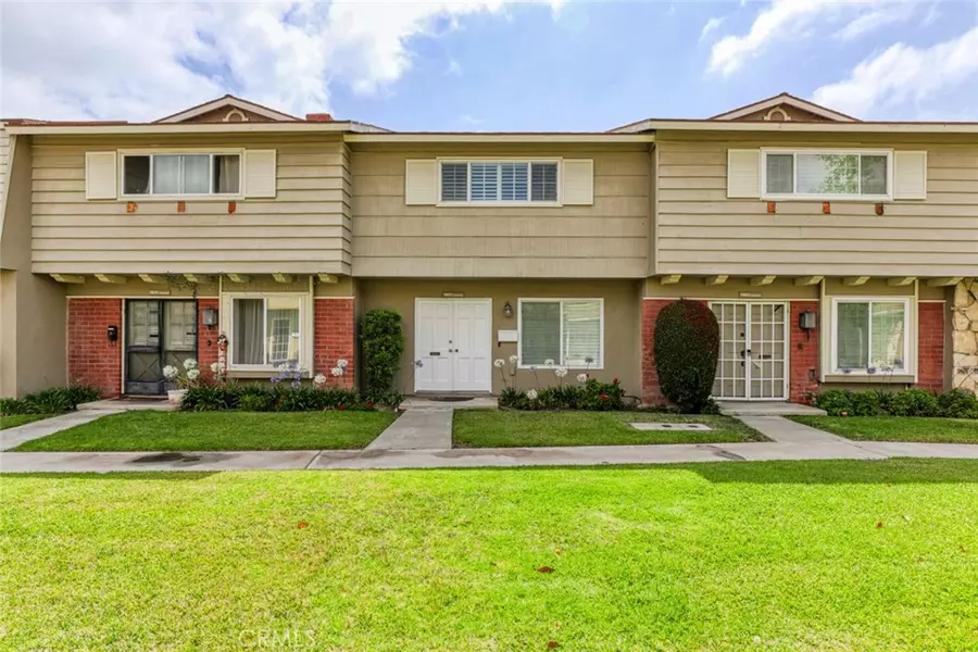 11879 Sungrove CIR, Garden Grove, CA 92840
