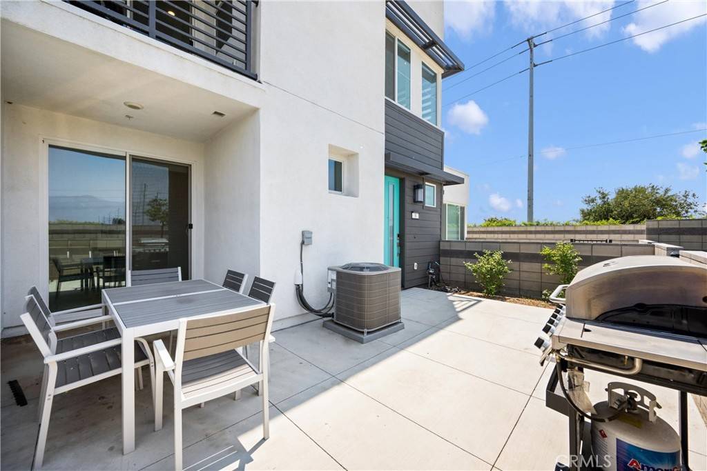 Ontario, CA 91761,3620 S Allston Paseo #8