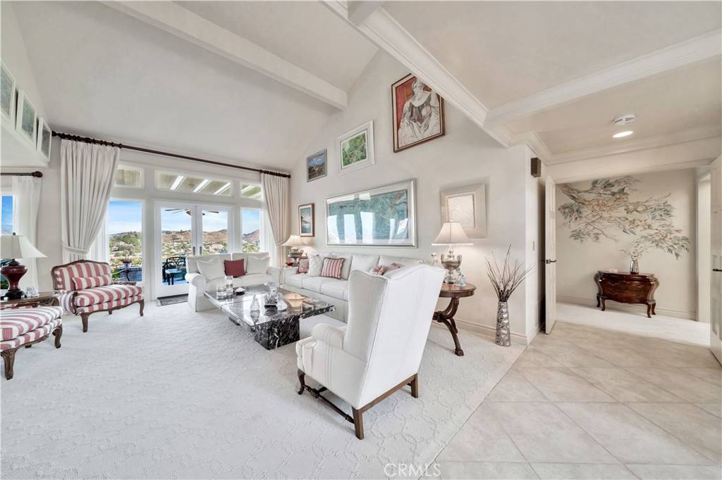 5504 E Crest De Ville AVE, Orange, CA 92867