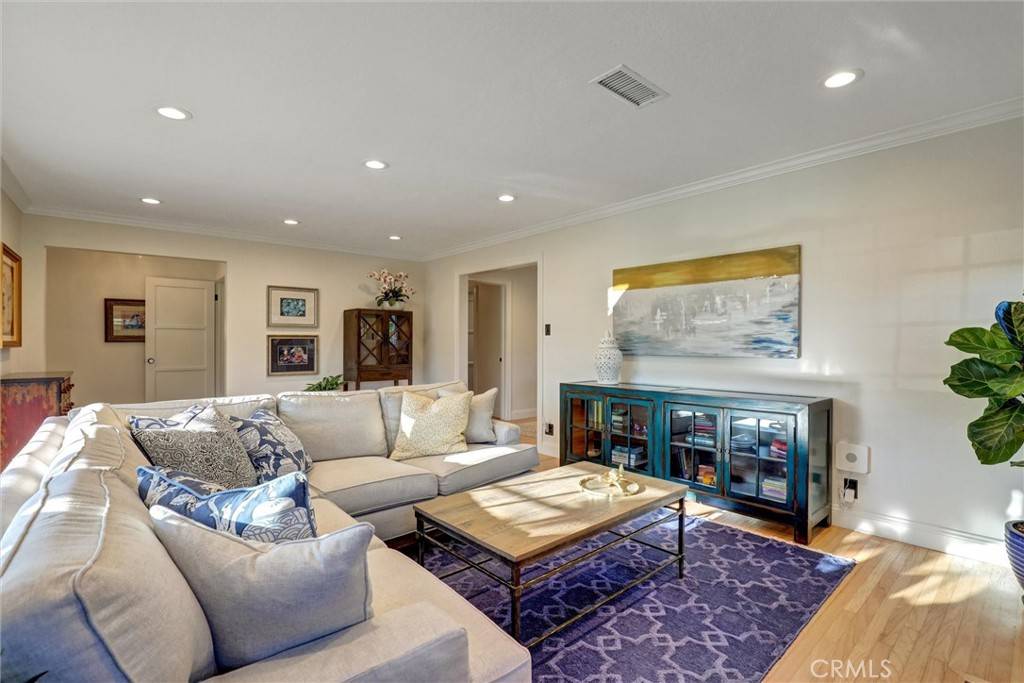 Long Beach, CA 90807,3902 North Marshall Way