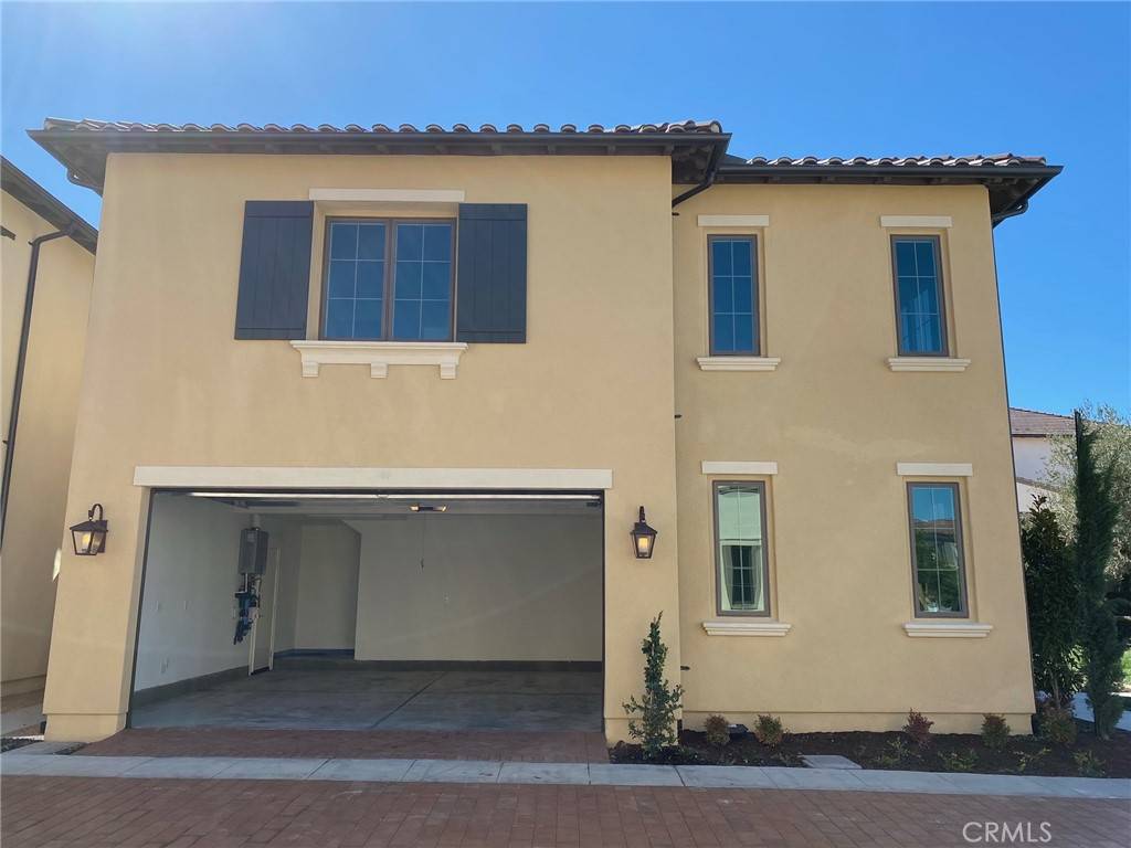 Irvine, CA 92602,100 Toretta
