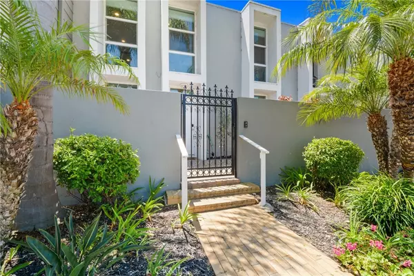 Huntington Beach, CA 92649,4062 Aladdin DR