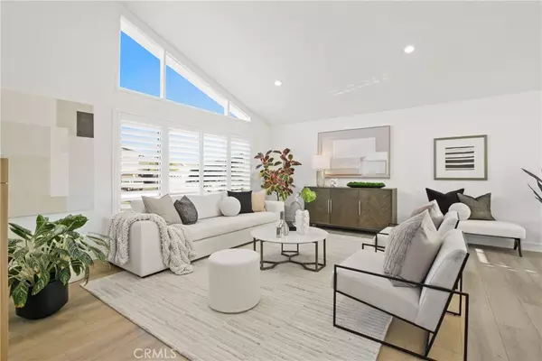 Huntington Beach, CA 92647,15551 Sunburst LN