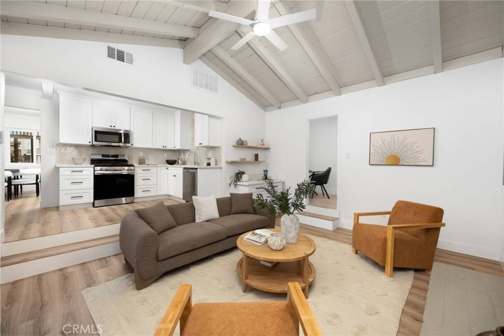 Hawthorne, CA 90250,3332 W 134th ST