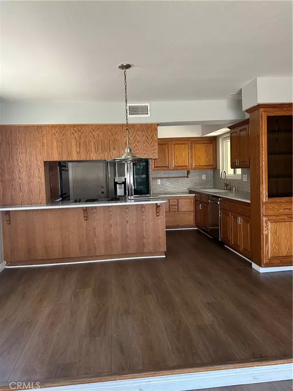 La Palma, CA 90623,4811 Sharon DR