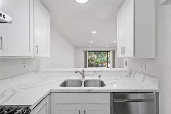 26 Tangelo,  Irvine,  CA 92618
