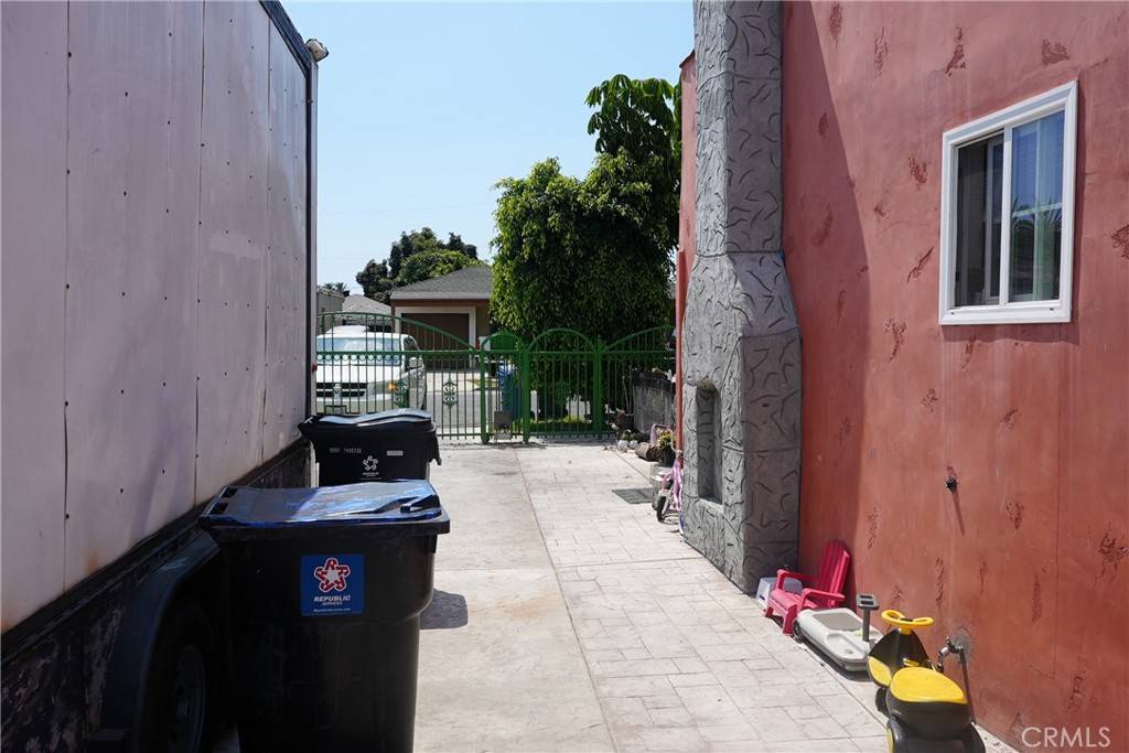 Compton, CA 90221,16204 S Bradfield AVE