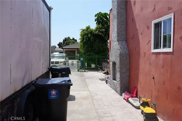 Compton, CA 90221,16204 S Bradfield AVE