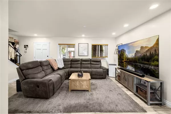 19901 Burnley LN, Huntington Beach, CA 92646