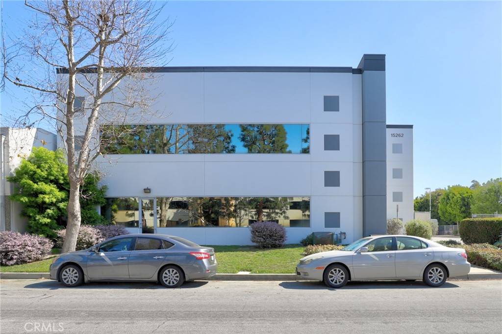 Huntington Beach, CA 92649,15262 Connector LN