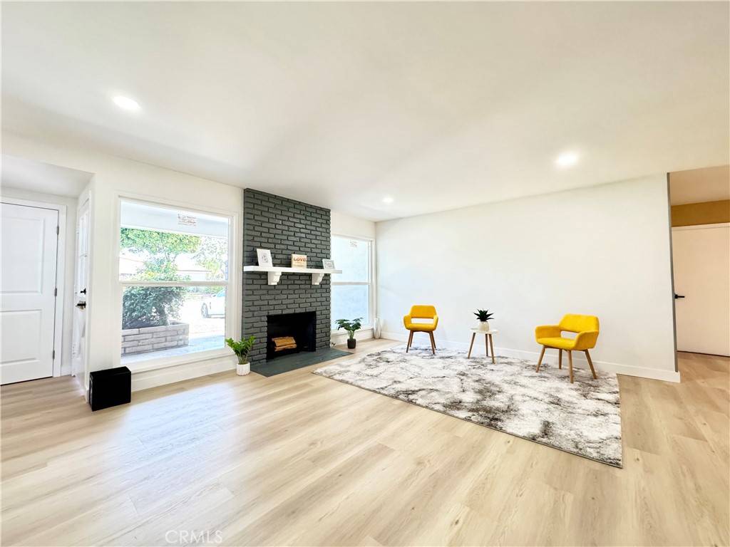 Huntington Beach, CA 92647,16501 Rhone LN