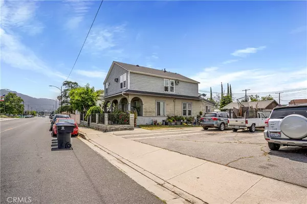 Burbank, CA 91504,2344 N Niagra
