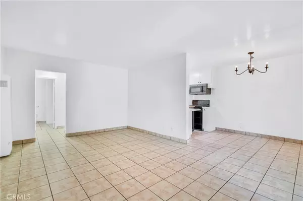 Inglewood, CA 90302,7000 S La Cienega BLVD #2