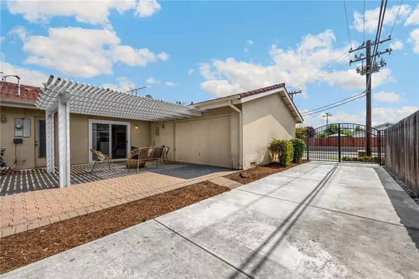 Fullerton, CA 92835,3113 Maple AVE