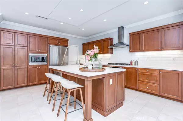 Irvine, CA 92620,51 Decker