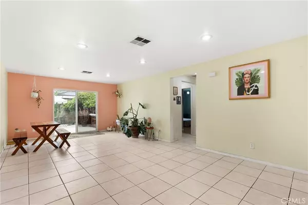 La Habra, CA 90631,305 N College ST