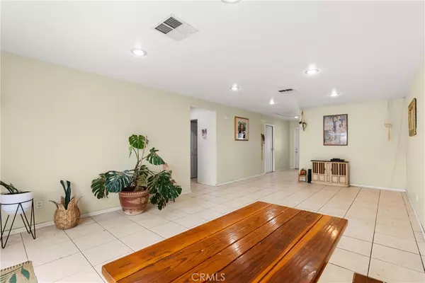 La Habra, CA 90631,305 N College ST