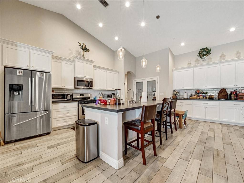 7861 El Cerrito AVE, Hesperia, CA 92345