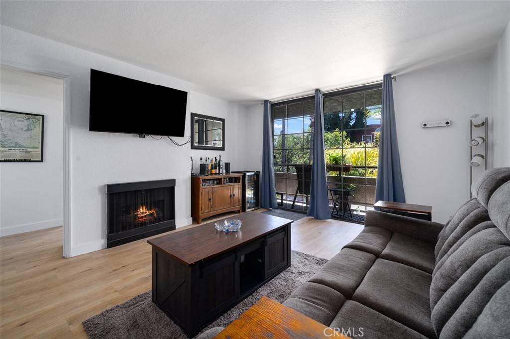 1237 E 6th ST #201, Long Beach, CA 90802