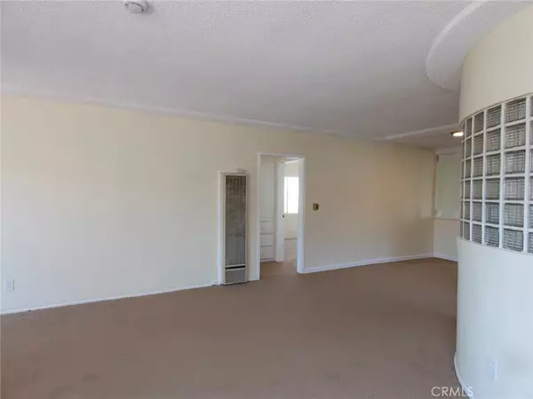 South Gate, CA 90280,9924 Hildreth AVE