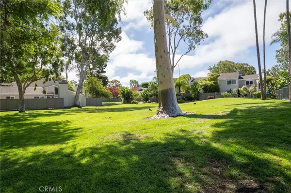 Huntington Beach, CA 92648,7012 Little Harbor Dr