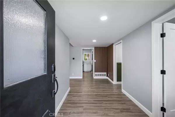 Newhall, CA 91321,25083 Wheeler RD
