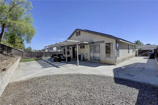 Corona, CA 92883,27507 Fallbrook CT