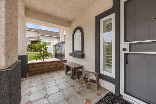 Corona, CA 92878,938 Cheyenne RD
