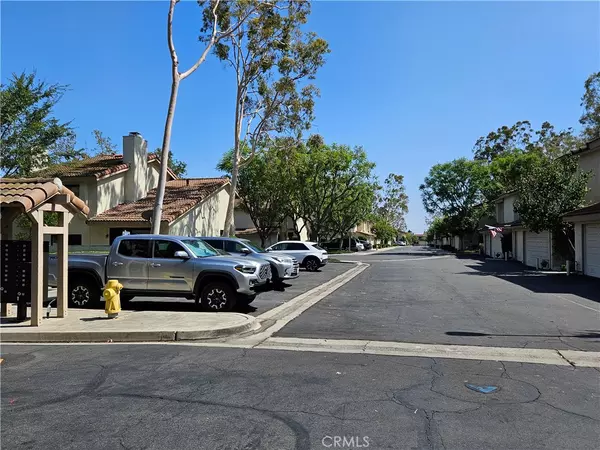 Fullerton, CA 92833,951 Creekside DR #119