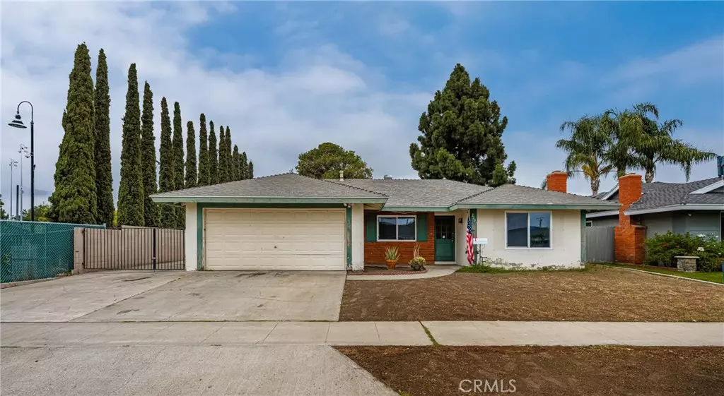 Orange, CA 92867,2201 E Oakmont