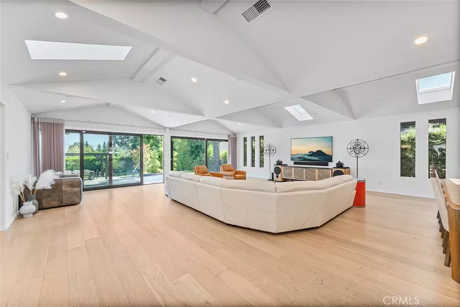 3850 Landfair RD, Pasadena, CA 91107