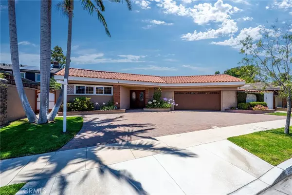 3061 Country Club DR, Costa Mesa, CA 92626
