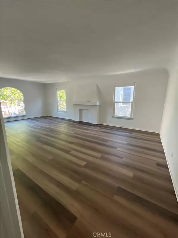 917 S Wooster, Los Angeles, CA 90035