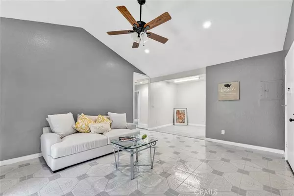 Lake Forest, CA 92630,20702 El Toro RD #226