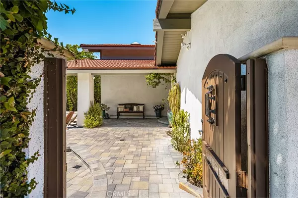 North Tustin, CA 92705,10721 Equestrian DR