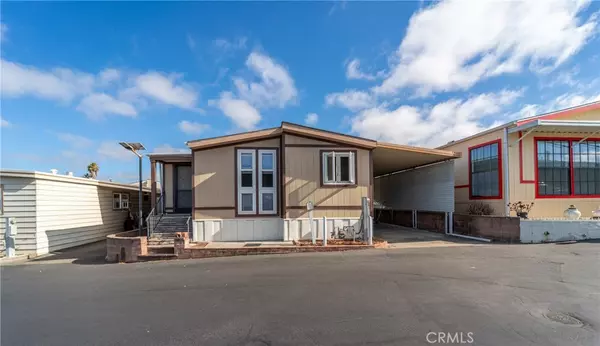 96 Pheasant LN, Oceanside, CA 92057
