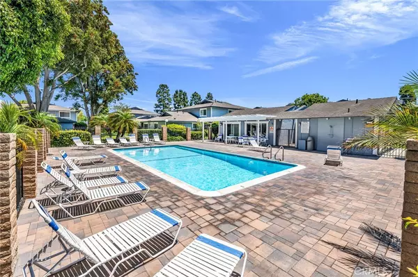 Huntington Beach, CA 92649,4648 Vista Bahia DR #16
