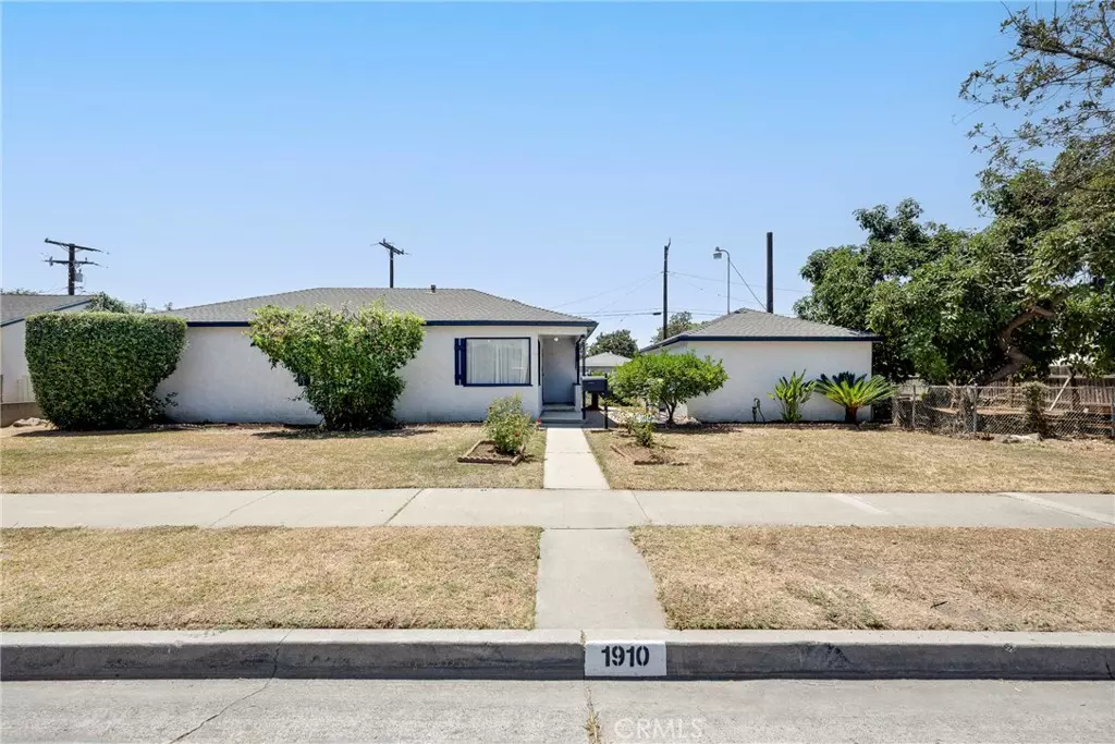Fullerton, CA 92833,1910 W Chapman Ave.