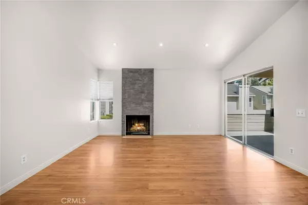 Yorba Linda, CA 92887,6040 Vermont CT #80